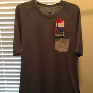 ⭐️ NWT Large North Face Mens Pocket Tee DRI FIT